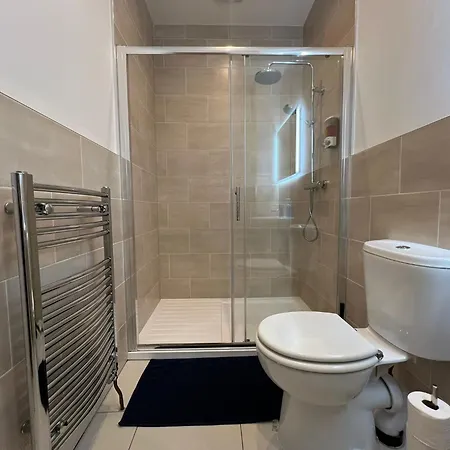 1 Bed Close To Arena Sleeps Up To 4 People F3 Apartment