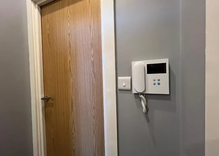 1 Bed Close To Arena Sleeps Up To 4 People F3 *