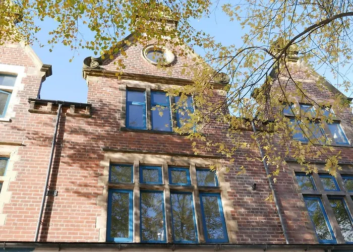 Апартаменти 1 Bed Close To Arena Sleeps Up To 4 People F3 Лідс