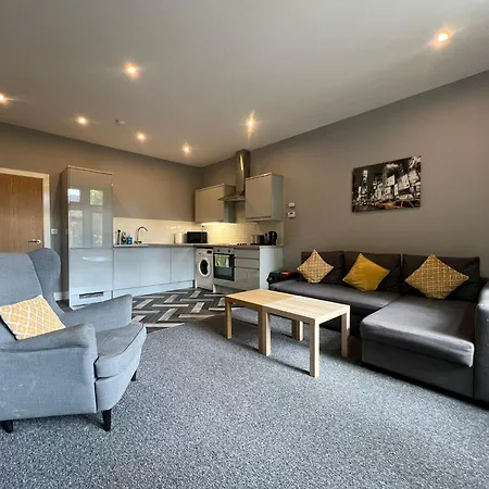 1 Bed Close To Leeds Arena Sleeps Up To 4 People F3 Apartment *
